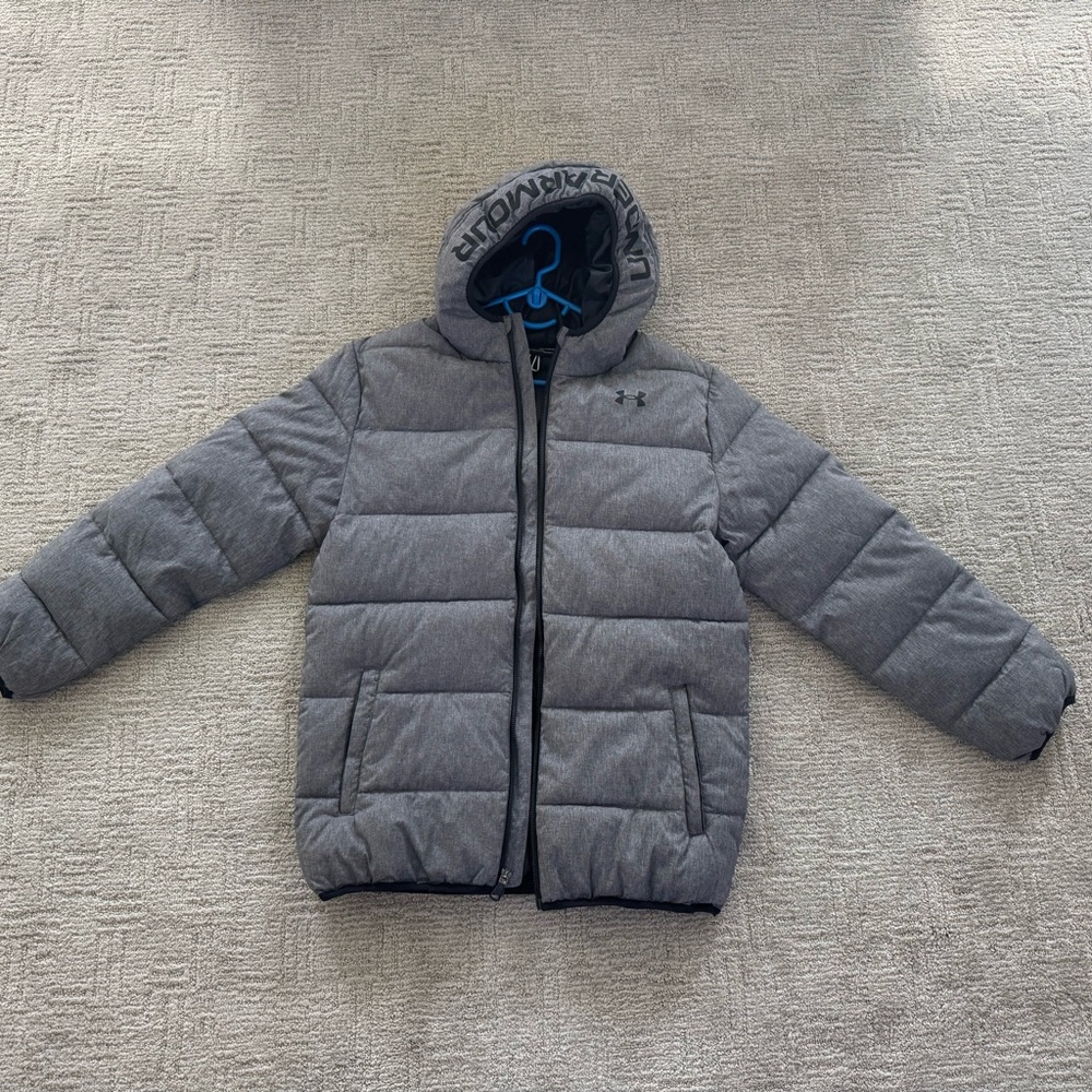 Under Armour big Kids Puffer Jacket size YXL